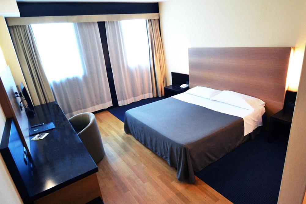 Golf Hotel Milano Opera Extérieur photo