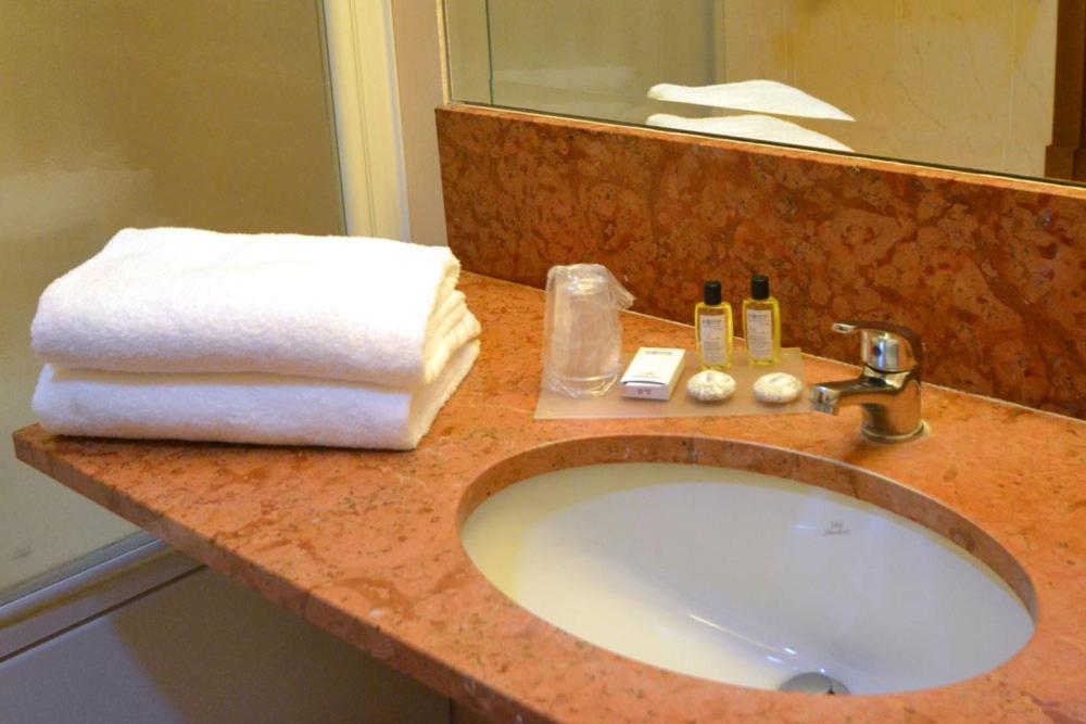 Golf Hotel Milano Opera Extérieur photo
