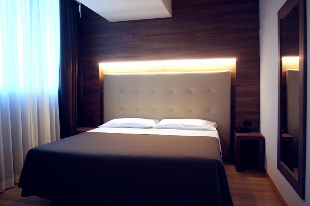 Golf Hotel Milano Opera Extérieur photo