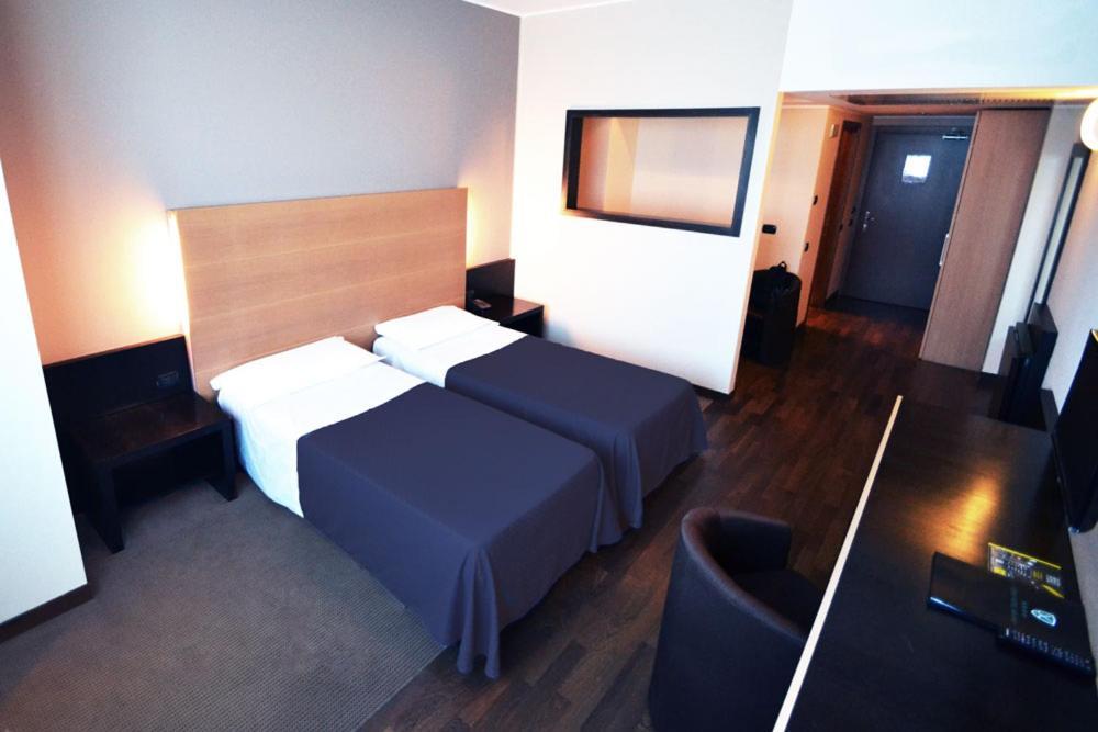 Golf Hotel Milano Opera Extérieur photo